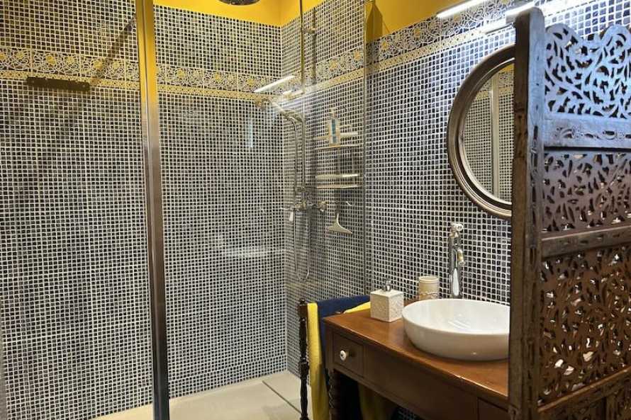 Salle de bain de la chambre Sérénité du Ventoux