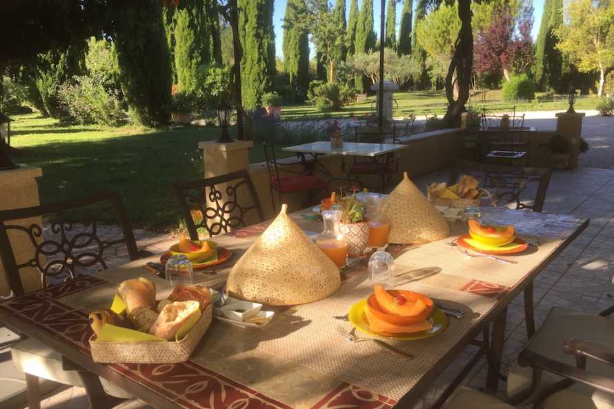 Petit déjeuner aux saveurs locales