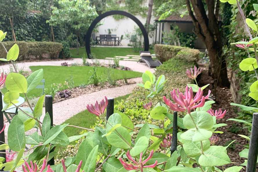 Vue sur le jardin en plein coeur de ville