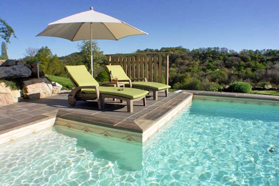Les Instants volés JACUZZI PRIVATIF 25 - Duo à la Piscine