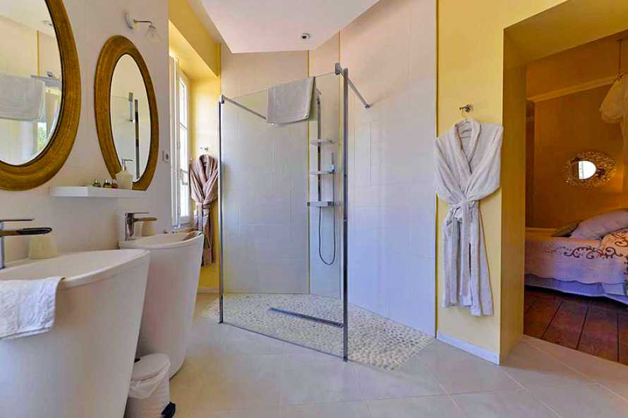 Salle de bains - Chambre La Lyonnaise