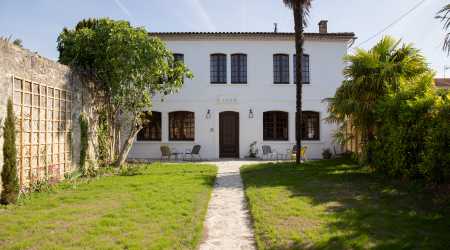 Maison Le Camélia Blanc