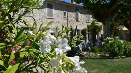 LA BASTIDE DES AMOURIERS