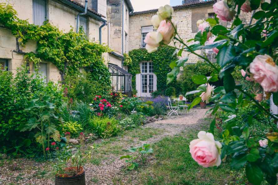 Le Prieur&eacute; Sainte Croix
