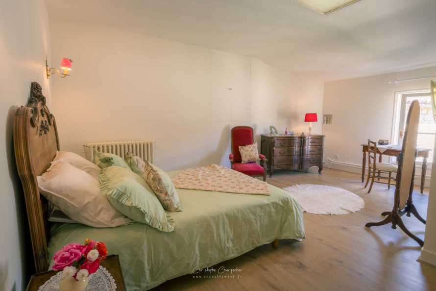 Le Prieur&eacute; Sainte Croix