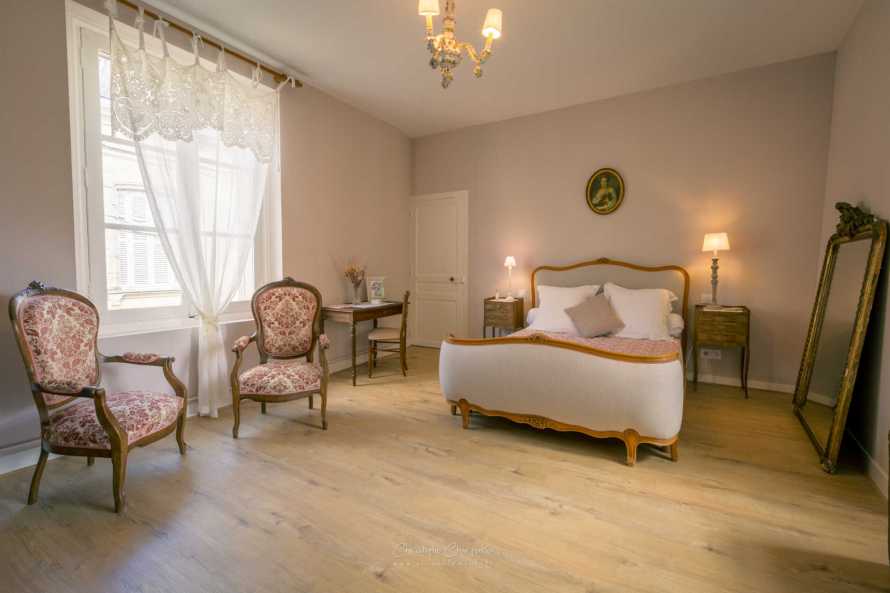 Le Prieur&eacute; Sainte Croix