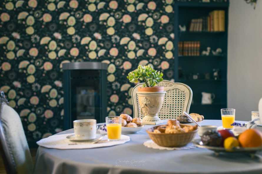 Le Prieur&eacute; Sainte Croix