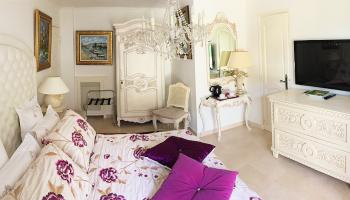 Chambre 3 – Terrasse & Vue jardin